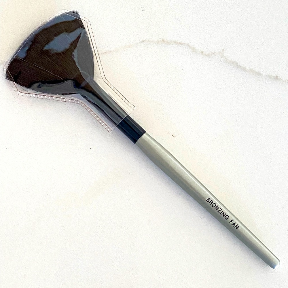 Paula Dorf Bronzing Fan Powder Brush Full Size Makeup Accessories Brand New
